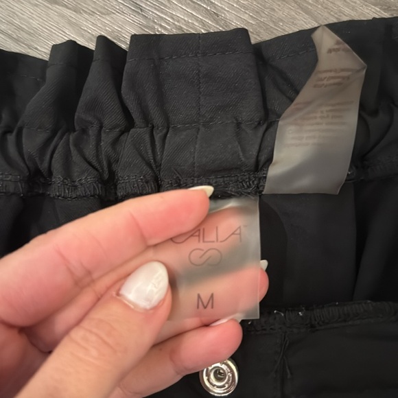 COPY - Women’s calia shorts - Picture 2 of 4